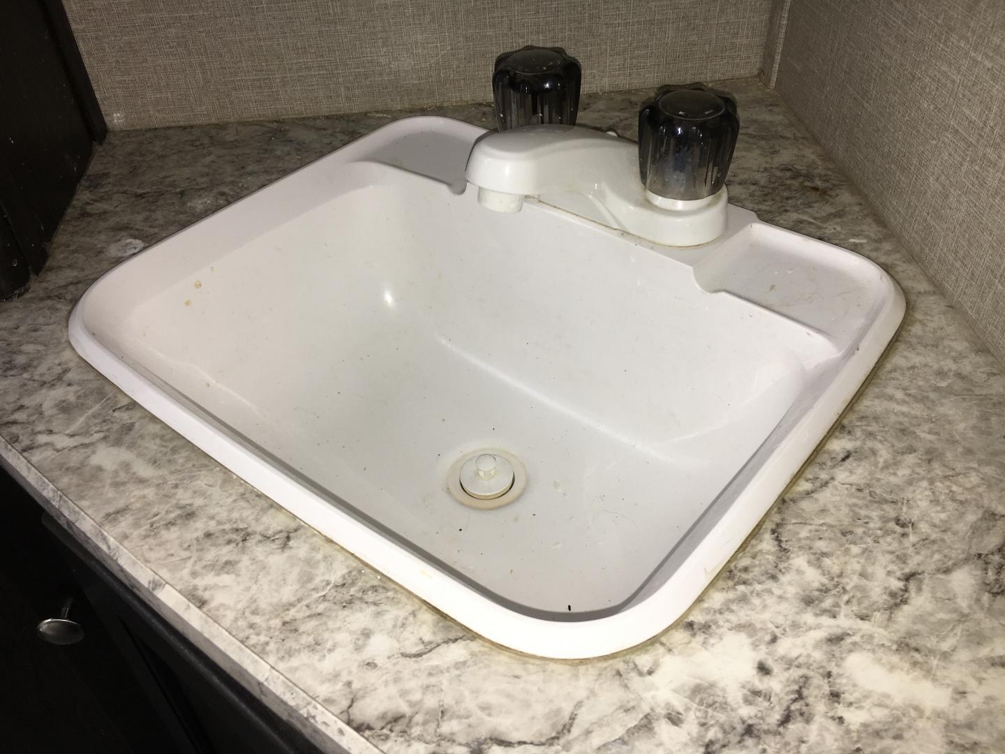 ./imagenes/INVOICE/2019/17127/CASA RODANTE CRUISER RV (31).JPG